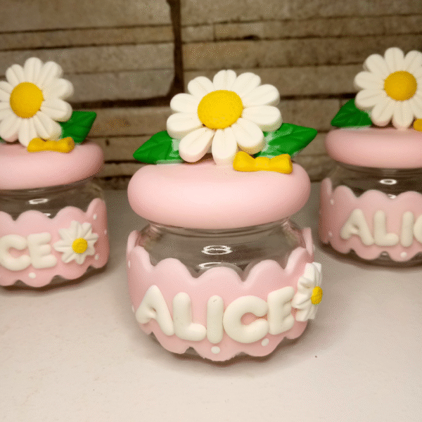 Kit com 5 Lembrancinhas aniversário, casamento em Biscuit Personalizado Diversas Cores e Modelos - Imagem 6