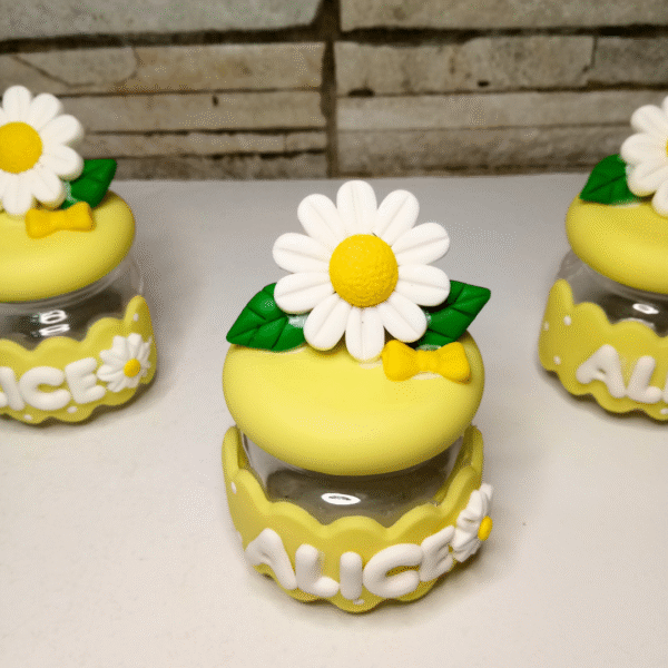 Kit com 5 Lembrancinhas aniversário, casamento em Biscuit Personalizado Diversas Cores e Modelos - Imagem 4